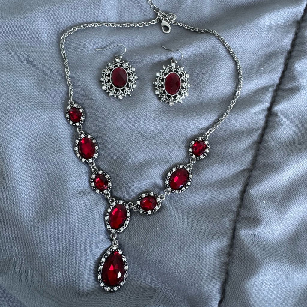 2028 Vintage Victorian Necklace Red Rhinestone Smokey Cup Dangles 8$